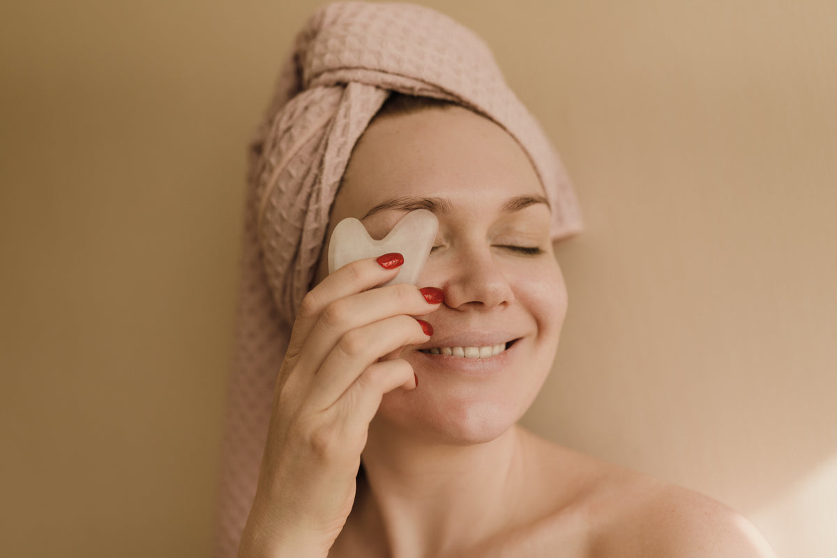 How Jade Roller and Gua Sha Massage Helped Me Get Rid of Wrinkles
